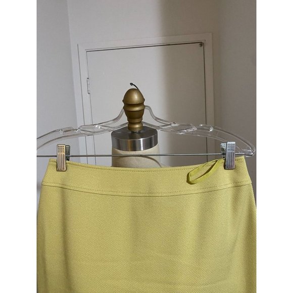 TAHARI Light Yellow women skirt suit size 2 - Picture 4 of 4